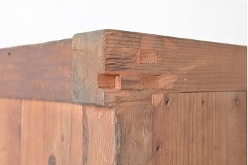 和製アンティーク　和モダンな空間づくりに活躍する、ヒノキ材製の収納箪笥(水屋箪笥、サイドボード)(R-047308)