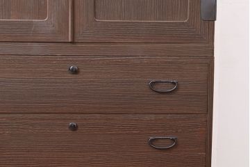和製アンティーク　落ち着きのある佇まいが魅力の総桐材製の重ね箪笥(和タンス、衣装箪笥、着物箪笥)(R-047311)