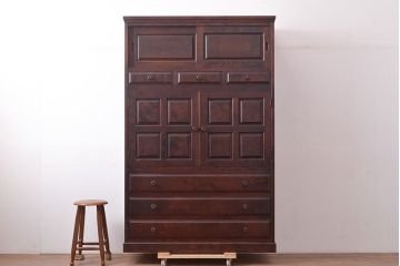 中古　北海道民芸家具　衣装盆付き　和洋どちらの空間にも合わせやすい3段重ねの洋服タンス(衣装箪笥、着物タンス、チェスト)(R-047312)