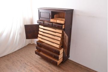 中古　北海道民芸家具　衣装盆付き　和洋どちらの空間にも合わせやすい3段重ねの洋服タンス(衣装箪笥、着物タンス、チェスト)(R-047312)