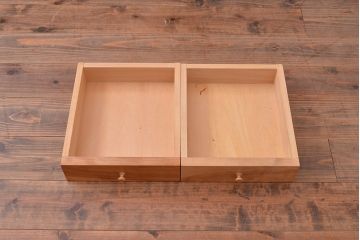 中古　北海道民芸家具　衣装盆付き　和洋どちらの空間にも合わせやすい3段重ねの洋服タンス(衣装箪笥、着物タンス、チェスト)(R-047312)