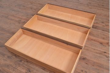 中古　北海道民芸家具　衣装盆付き　和洋どちらの空間にも合わせやすい3段重ねの洋服タンス(衣装箪笥、着物タンス、チェスト)(R-047312)