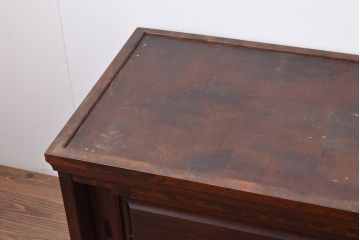 中古　北海道民芸家具　落ち着いた木の色合いが魅力的なサイドボード(テレビ台、収納棚)(R-047313)
