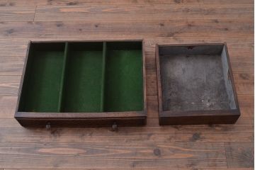 イギリスアンティーク　重厚感のある佇まいが魅力的なオーク材製のサイドボード(キャビネット、収納棚)(R-047318)