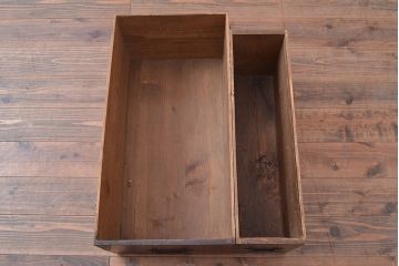 和製アンティーク　明治大正期　奥深い味わいが感じられる小振りなサイズの階段箪笥(時代箪笥)(R-047324)