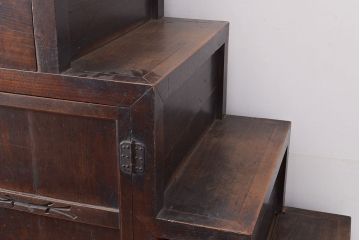 和製アンティーク　明治大正期　奥深い味わいが感じられる小振りなサイズの階段箪笥(時代箪笥)(R-047324)