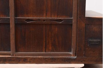 和製アンティーク　明治大正期　奥深い味わいが感じられる小振りなサイズの階段箪笥(時代箪笥)(R-047324)