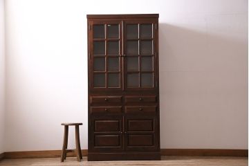 中古　シックな空間づくりが叶う、松本民芸家具のG-2型面取り食器棚(収納棚、カップボード、キャビネット)(定価約49万円)(R-047334)