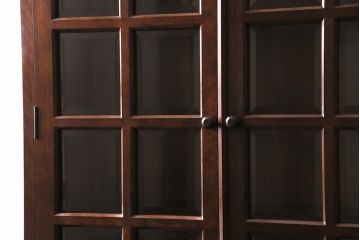 中古　シックな空間づくりが叶う、松本民芸家具のG-2型面取り食器棚(収納棚、カップボード、キャビネット)(定価約49万円)(R-047334)
