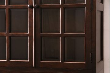 中古　シックな空間づくりが叶う、松本民芸家具のG-2型面取り食器棚(収納棚、カップボード、キャビネット)(定価約49万円)(R-047334)