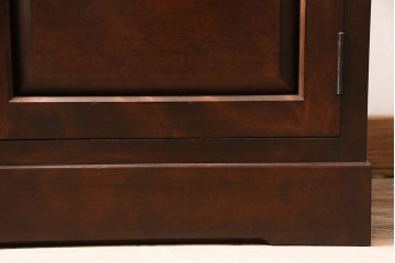 中古　シックな空間づくりが叶う、松本民芸家具のG-2型面取り食器棚(収納棚、カップボード、キャビネット)(定価約49万円)(R-047334)