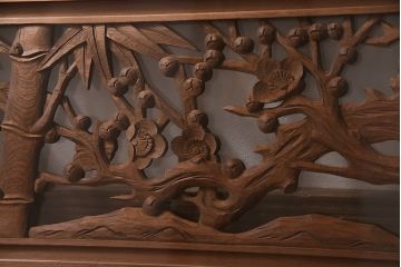 アンティーク建具　力強い竹と梅の彫りが目を引く彫刻欄間(明かり取り、明り取り)(R-047337)