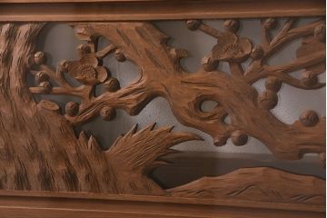 アンティーク建具　力強い竹と梅の彫りが目を引く彫刻欄間(明かり取り、明り取り)(R-047337)