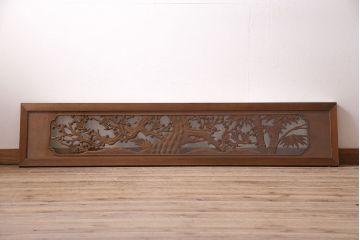 アンティーク建具　力強い竹と梅の彫りが目を引く彫刻欄間(明かり取り、明り取り)(R-047337)