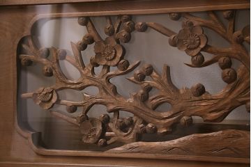 アンティーク建具　力強い竹と梅の彫りが目を引く彫刻欄間(明かり取り、明り取り)(R-047337)