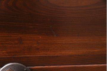 和製アンティーク　シンプルながらも凝った意匠の金具が楽しめる二本松箪笥ローボード(引き出し、チェスト、テレビ台)(R-047338)