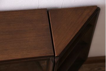 ヴィンテージ家具　北欧ビンテージ　G-PLAN(ジープラン)　チーク材　ミッドセンチュリースタイルにおすすめなブックケース&ディスプレイキャビネット(収納棚、戸棚、本箱、キャビネット)(R-047339)