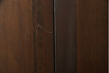 中古　松本民芸家具　和洋折衷の空間に馴染みの良い角型三面鏡・#222鞍型スツール2点セット(合わせて定価約49万円)(鏡台、ドレッサー、椅子)(R-047340)