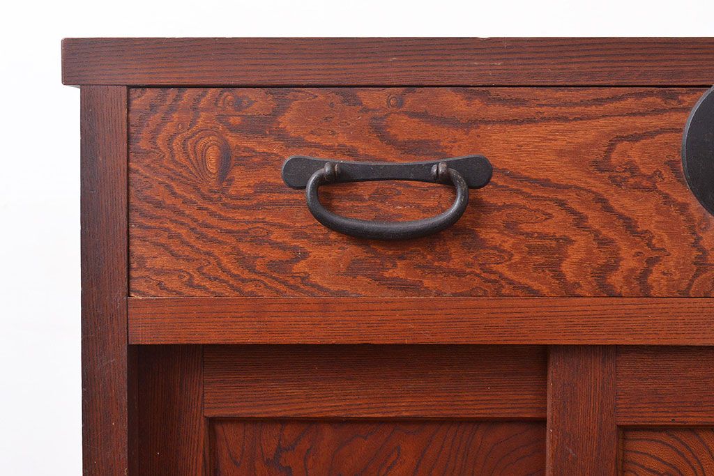 美品　アンティーク家具　ケヤキ材の木目が美しい漆塗り帳場箪笥(戸棚、収納棚、キャビネット)(R-047345)