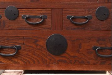 美品　アンティーク家具　ケヤキ材の木目が美しい漆塗り帳場箪笥(戸棚、収納棚、キャビネット)(R-047345)