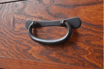 美品　アンティーク家具　ケヤキ材の木目が美しい漆塗り帳場箪笥(戸棚、収納棚、キャビネット)(R-047345)