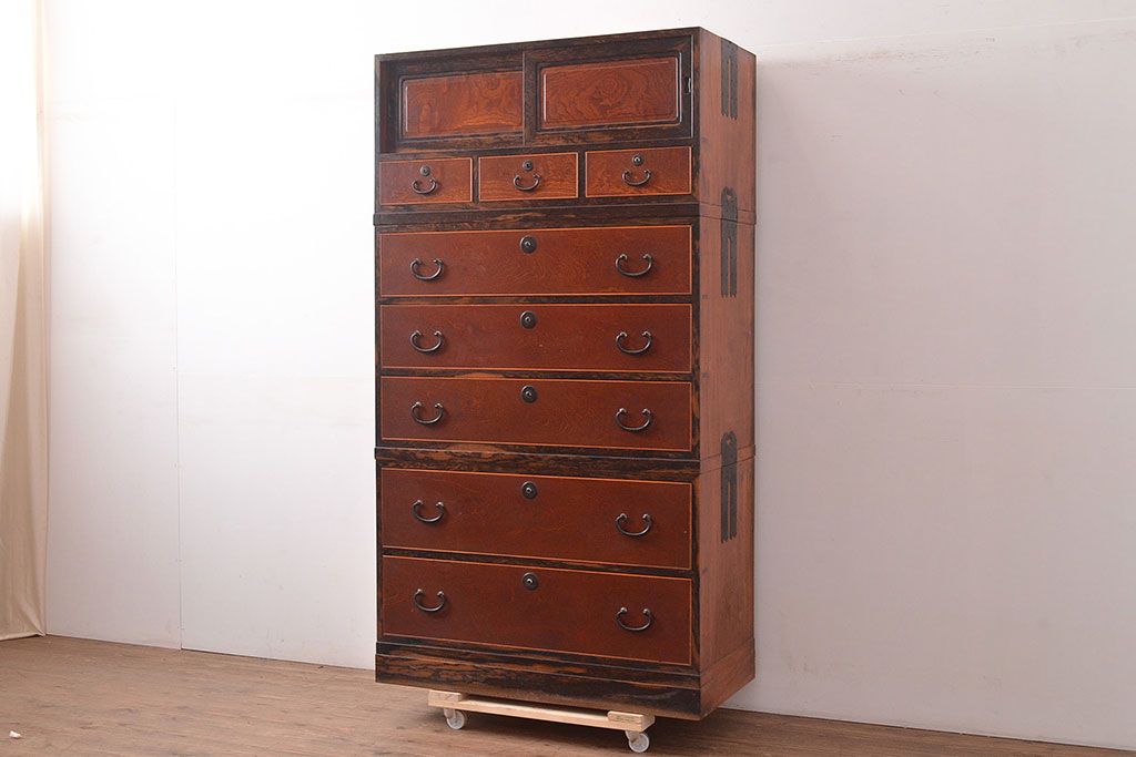 アンティーク　極美品　前面(黒柿孔雀杢・ケヤキ玉杢)　中(桐)　天板・側面(楠木)　漆塗り　群馬県の織物問屋から出てきました!!最高級の重ね箪笥(収納箪笥、整理箪笥、引き出し、チェスト)(R-047346)