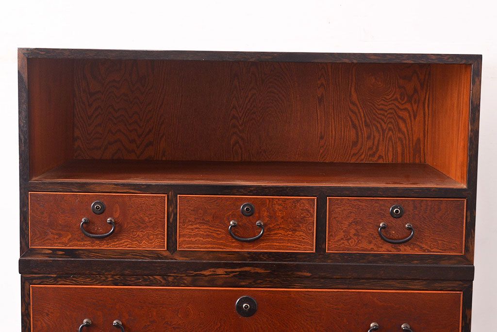 アンティーク　極美品　前面(黒柿孔雀杢・ケヤキ玉杢)　中(桐)　天板・側面(楠木)　漆塗り　群馬県の織物問屋から出てきました!!最高級の重ね箪笥(収納箪笥、整理箪笥、引き出し、チェスト)(R-047346)