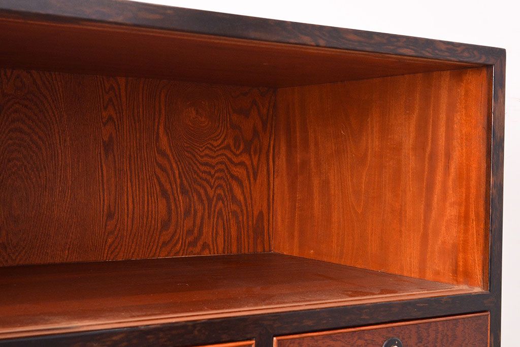 アンティーク　極美品　前面(黒柿孔雀杢・ケヤキ玉杢)　中(桐)　天板・側面(楠木)　漆塗り　群馬県の織物問屋から出てきました!!最高級の重ね箪笥(収納箪笥、整理箪笥、引き出し、チェスト)(R-047346)