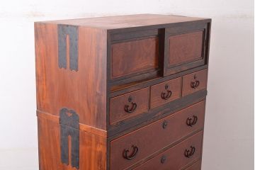 アンティーク　極美品　前面(黒柿孔雀杢・ケヤキ玉杢)　中(桐)　天板・側面(楠木)　漆塗り　群馬県の織物問屋から出てきました!!最高級の重ね箪笥(収納箪笥、整理箪笥、引き出し、チェスト)(R-047346)