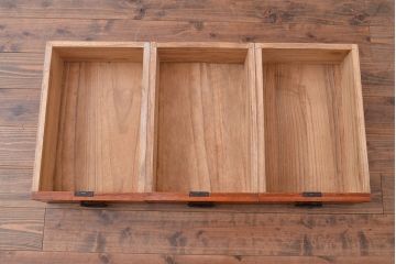 アンティーク　極美品　前面(黒柿孔雀杢・ケヤキ玉杢)　中(桐)　天板・側面(楠木)　漆塗り　群馬県の織物問屋から出てきました!!最高級の重ね箪笥(収納箪笥、整理箪笥、引き出し、チェスト)(R-047346)