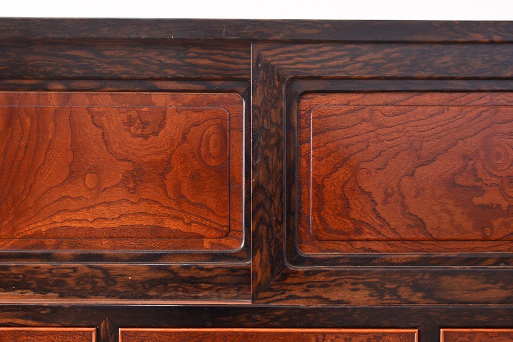 アンティーク　極美品　前面(黒柿孔雀杢・ケヤキ玉杢)　中(桐)　天板・側面(楠木)　漆塗り　群馬県の織物問屋から出てきました!!最高級の重ね箪笥(収納箪笥、整理箪笥、引き出し、チェスト)(R-047346)