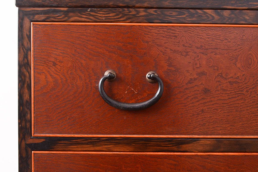 アンティーク　極美品　前面(黒柿孔雀杢・ケヤキ玉杢)　中(桐)　天板・側面(楠木)　漆塗り　群馬県の織物問屋から出てきました!!最高級の重ね箪笥(収納箪笥、整理箪笥、引き出し、チェスト)(R-047346)