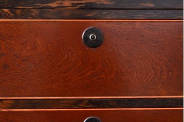 アンティーク　極美品　前面(黒柿孔雀杢・ケヤキ玉杢)　中(桐)　天板・側面(楠木)　漆塗り　群馬県の織物問屋から出てきました!!最高級の重ね箪笥(収納箪笥、整理箪笥、引き出し、チェスト)(R-047346)