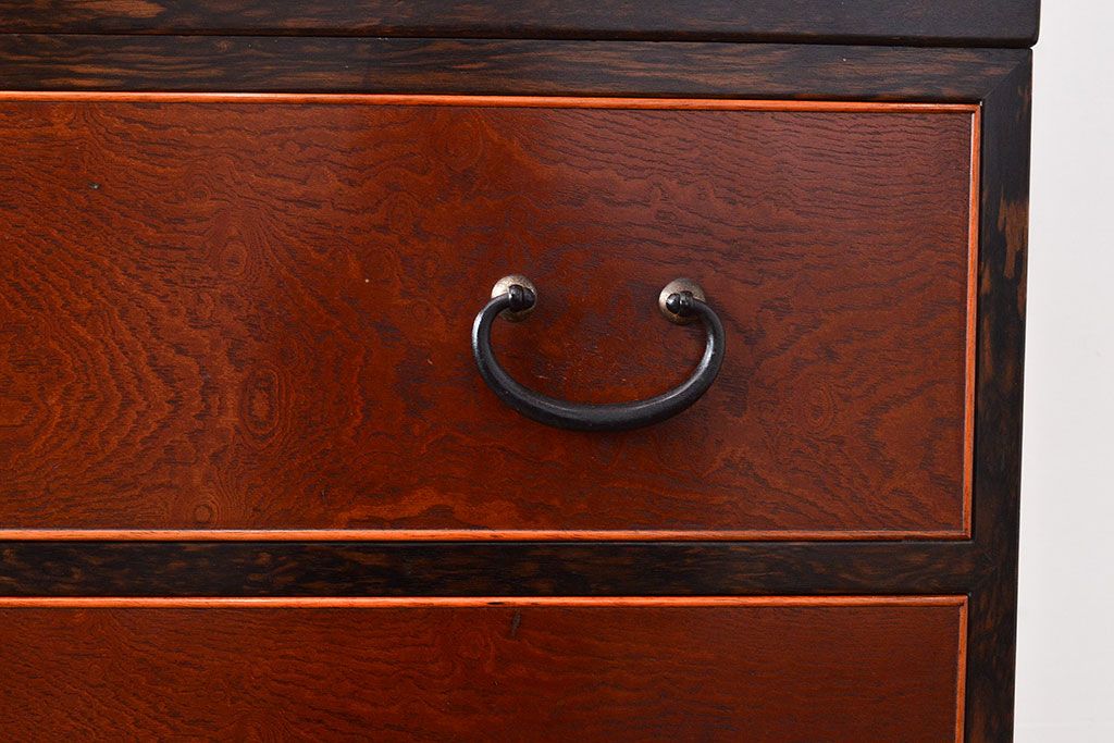 アンティーク　極美品　前面(黒柿孔雀杢・ケヤキ玉杢)　中(桐)　天板・側面(楠木)　漆塗り　群馬県の織物問屋から出てきました!!最高級の重ね箪笥(収納箪笥、整理箪笥、引き出し、チェスト)(R-047346)