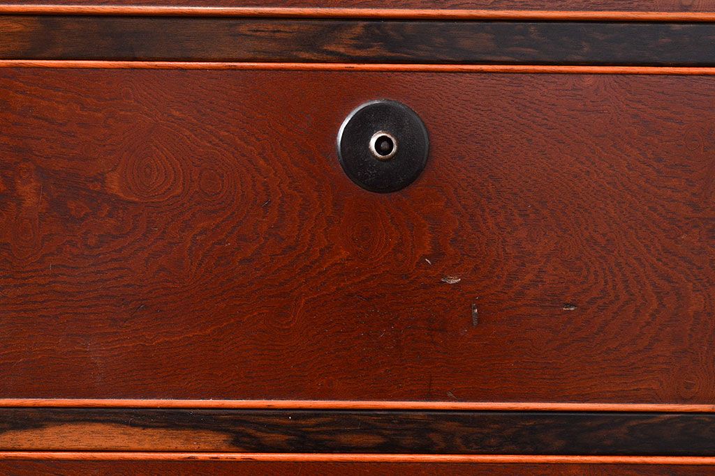 アンティーク　極美品　前面(黒柿孔雀杢・ケヤキ玉杢)　中(桐)　天板・側面(楠木)　漆塗り　群馬県の織物問屋から出てきました!!最高級の重ね箪笥(収納箪笥、整理箪笥、引き出し、チェスト)(R-047346)