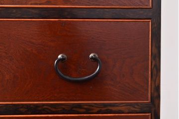 アンティーク　極美品　前面(黒柿孔雀杢・ケヤキ玉杢)　中(桐)　天板・側面(楠木)　漆塗り　群馬県の織物問屋から出てきました!!最高級の重ね箪笥(収納箪笥、整理箪笥、引き出し、チェスト)(R-047346)