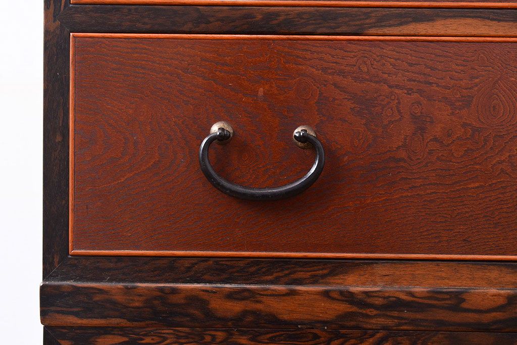 アンティーク　極美品　前面(黒柿孔雀杢・ケヤキ玉杢)　中(桐)　天板・側面(楠木)　漆塗り　群馬県の織物問屋から出てきました!!最高級の重ね箪笥(収納箪笥、整理箪笥、引き出し、チェスト)(R-047346)