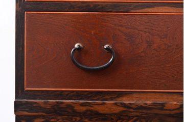 アンティーク　極美品　前面(黒柿孔雀杢・ケヤキ玉杢)　中(桐)　天板・側面(楠木)　漆塗り　群馬県の織物問屋から出てきました!!最高級の重ね箪笥(収納箪笥、整理箪笥、引き出し、チェスト)(R-047346)