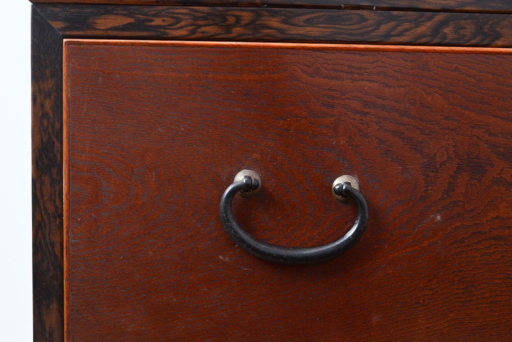 アンティーク　極美品　前面(黒柿孔雀杢・ケヤキ玉杢)　中(桐)　天板・側面(楠木)　漆塗り　群馬県の織物問屋から出てきました!!最高級の重ね箪笥(収納箪笥、整理箪笥、引き出し、チェスト)(R-047346)