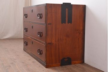 アンティーク　極美品　前面(黒柿孔雀杢・ケヤキ玉杢)　中(桐)　側面(楠木)　漆塗り　群馬県の織物問屋から出てきました!!最高級のリビングボード(収納箪笥、整理箪笥、テレビ台、ローチェスト)(R-047348)