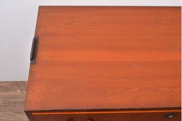 アンティーク　極美品　前面(黒柿孔雀杢・ケヤキ玉杢)　中(桐)　側面(楠木)　漆塗り　群馬県の織物問屋から出てきました!!最高級のリビングボード(収納箪笥、整理箪笥、テレビ台、ローチェスト)(R-047348)