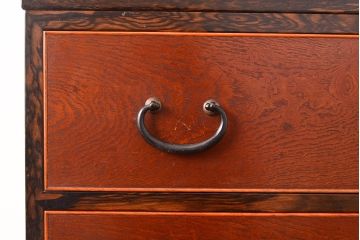 アンティーク　極美品　前面(黒柿孔雀杢・ケヤキ玉杢)　中(桐)　側面(楠木)　漆塗り　群馬県の織物問屋から出てきました!!最高級のリビングボード(収納箪笥、整理箪笥、テレビ台、ローチェスト)(R-047348)