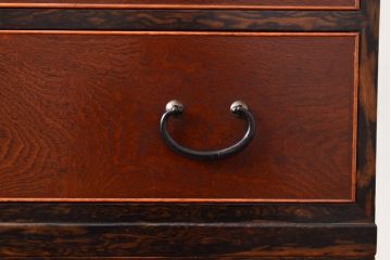 アンティーク　極美品　前面(黒柿孔雀杢・ケヤキ玉杢)　中(桐)　側面(楠木)　漆塗り　群馬県の織物問屋から出てきました!!最高級のリビングボード(収納箪笥、整理箪笥、テレビ台、ローチェスト)(R-047348)