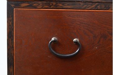 アンティーク　極美品　前面(黒柿孔雀杢・ケヤキ玉杢)　中(桐)　側面(楠木)　漆塗り　群馬県の織物問屋から出てきました!!最高級のローボード(収納箪笥、整理箪笥、テレビ台、ローチェスト)(R-047349)