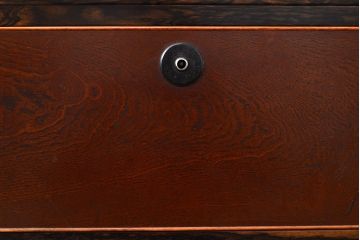 アンティーク　極美品　前面(黒柿孔雀杢・ケヤキ玉杢)　中(桐)　側面(楠木)　漆塗り　群馬県の織物問屋から出てきました!!最高級のローボード(収納箪笥、整理箪笥、テレビ台、ローチェスト)(R-047349)