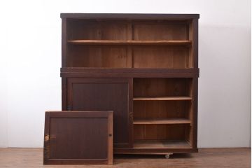 和製アンティーク　前面ヒノキ材　古い木の味わいが楽しめる重厚な佇まいの重ね箪笥(水屋箪笥、収納箪笥、収納棚)(R-047350)