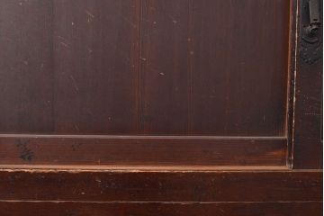 和製アンティーク　前面ヒノキ材　古い木の味わいが楽しめる重厚な佇まいの重ね箪笥(水屋箪笥、収納箪笥、収納棚)(R-047350)