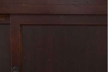 和製アンティーク　前面ヒノキ材　古い木の味わいが楽しめる重厚な佇まいの重ね箪笥(水屋箪笥、収納箪笥、収納棚)(R-047350)