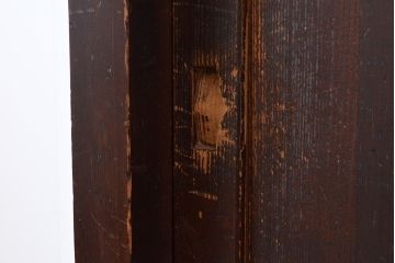 和製アンティーク　前面ヒノキ材　古い木の味わいが楽しめる重厚な佇まいの重ね箪笥(水屋箪笥、収納箪笥、収納棚)(R-047350)