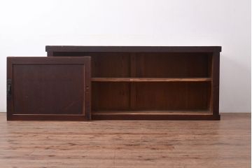 和製アンティーク　前面ヒノキ材　古い木の味わいが楽しめる重厚な佇まいの箪笥サイドボード(水屋箪笥、収納箪笥、収納棚)(R-047351)